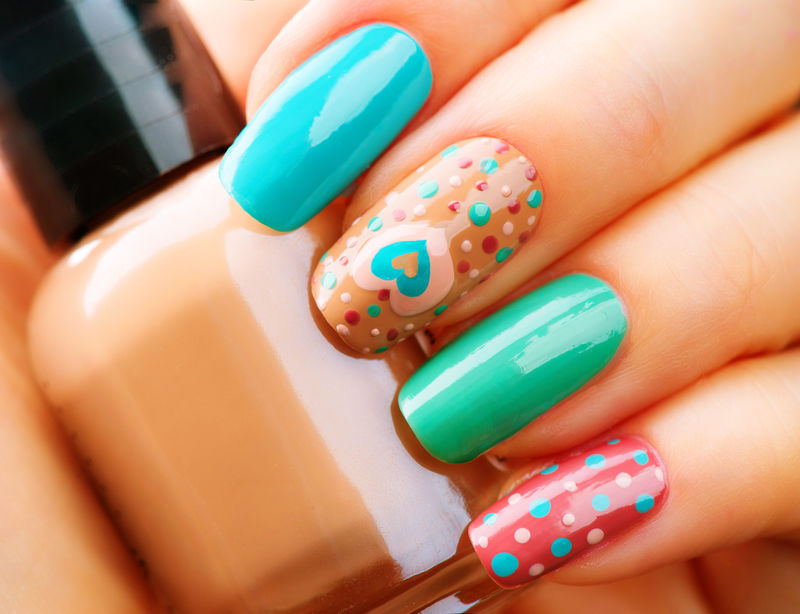 情人节假日风格亮丽美甲