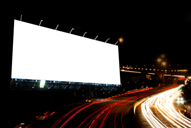 夜间空白广告牌-路灯