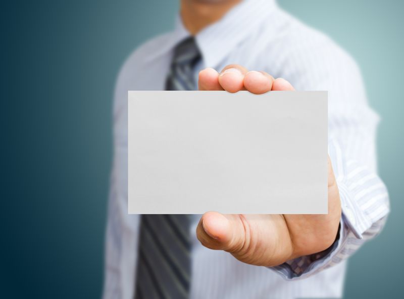 手执空白名片