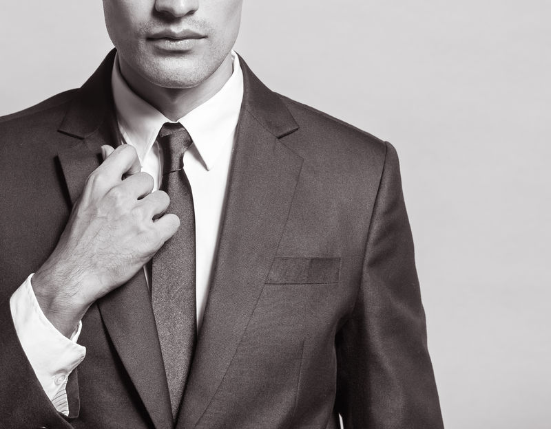 英俊青年商人特写