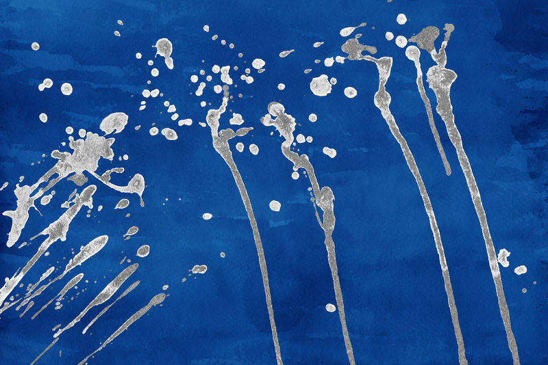 豪华的金白色金属漆飞溅在水彩纸背景上的效果-金光闪闪的飞溅纹理-美丽的女性背景