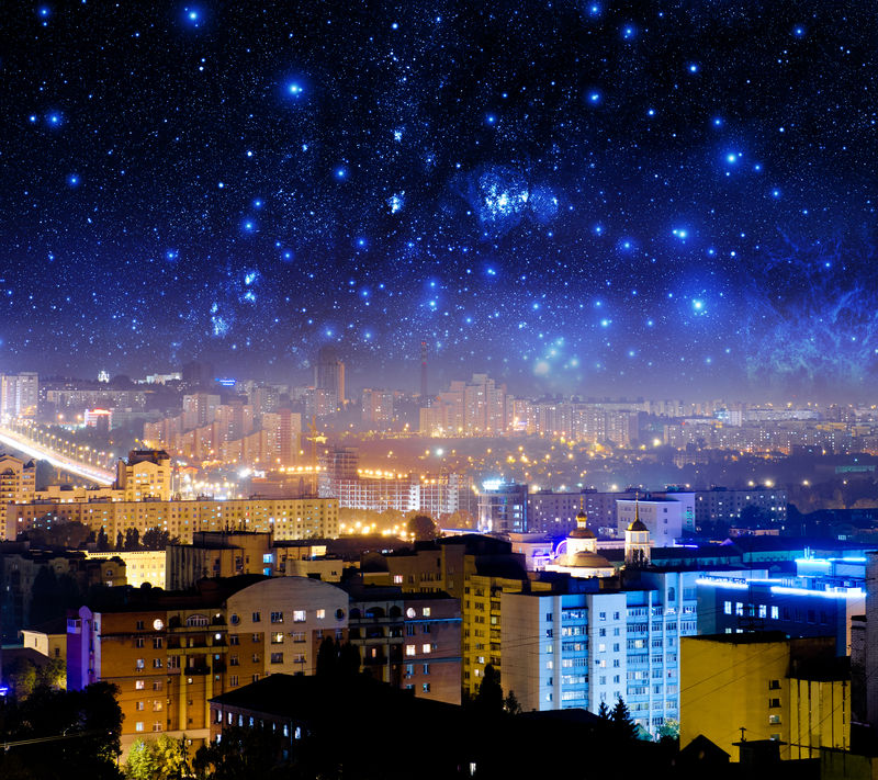 夜空中星罗棋布的城市景观-这张图片的元素由美国宇航局提供