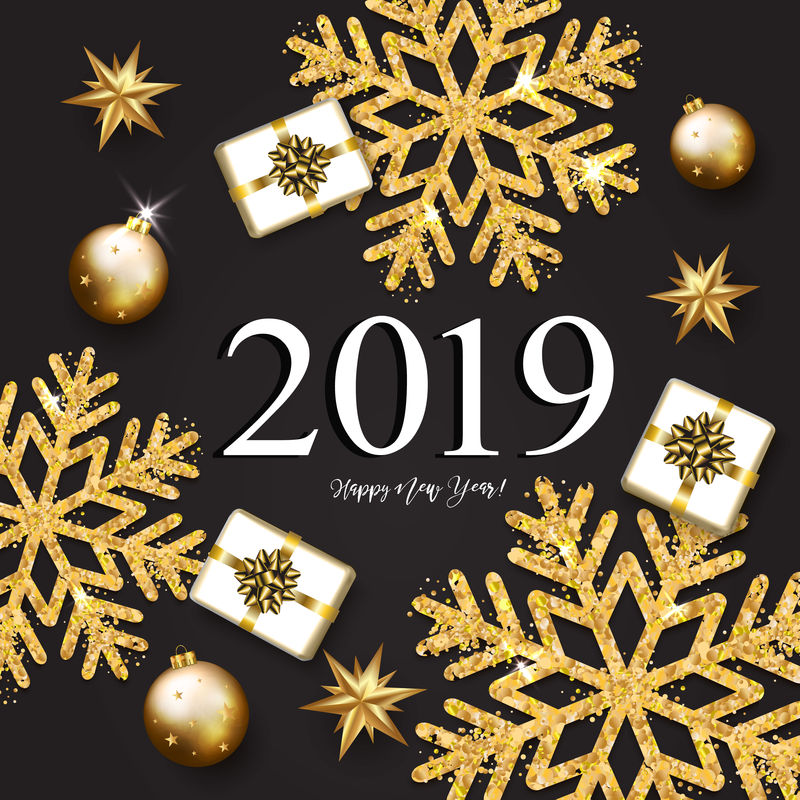 2019年，金色圣诞星、礼物、黑色背景下的雪花