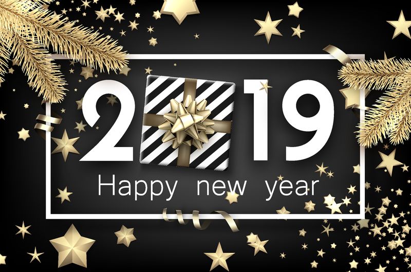 黑色2019新年快乐背景-白色框架-顶视图礼品-冷杉树枝和金色星星-圣诞贺卡-矢量图