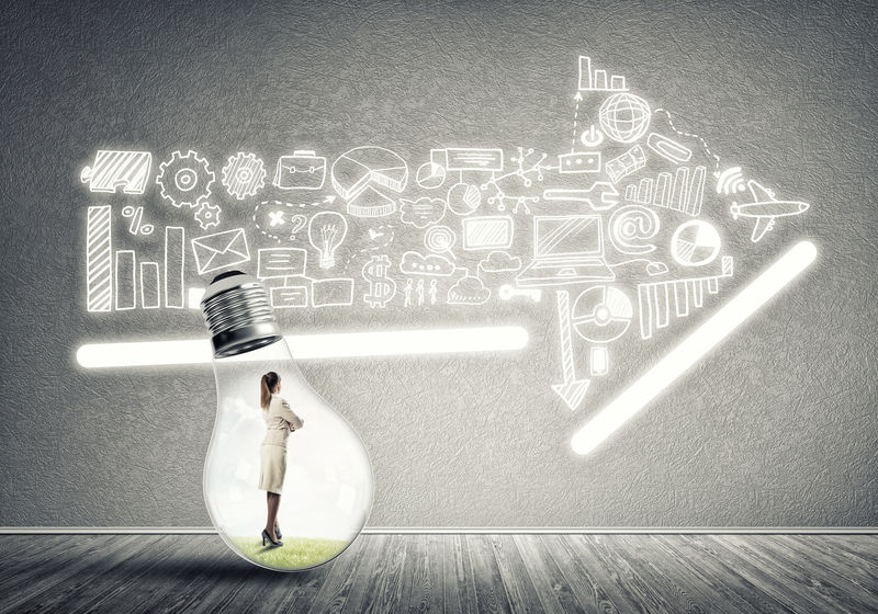 困在灯泡里的女商人