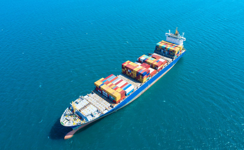进出口集装箱船与商务物流