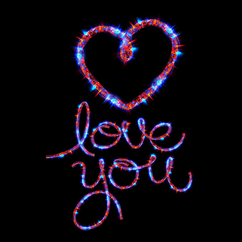 在背景上发光的心。闪亮的情人节造型。