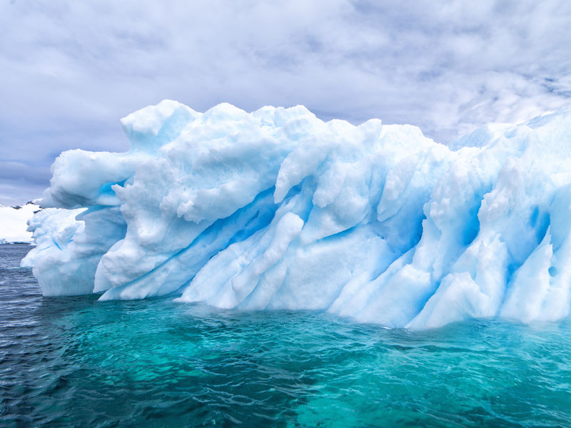 南极冰山景观