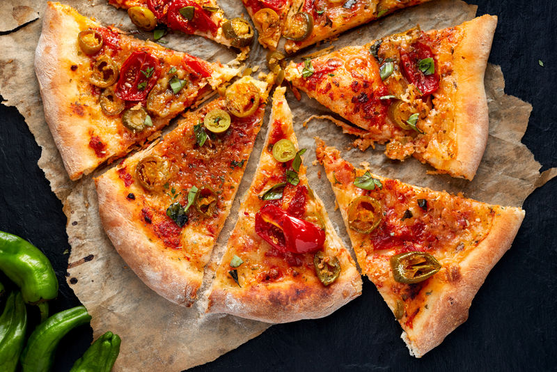 深底西红柿香草墨西哥披萨-俯视图