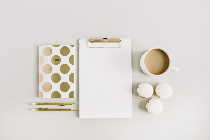 带材料的办公桌