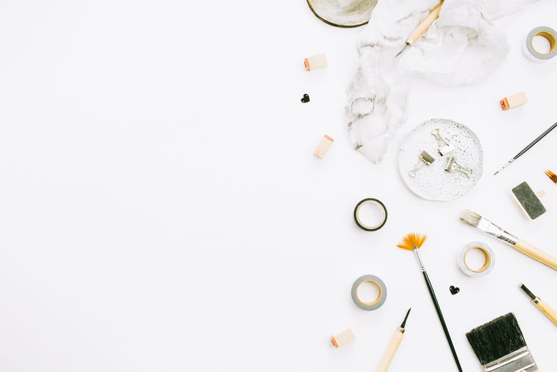 带空白纸模型的剪贴板