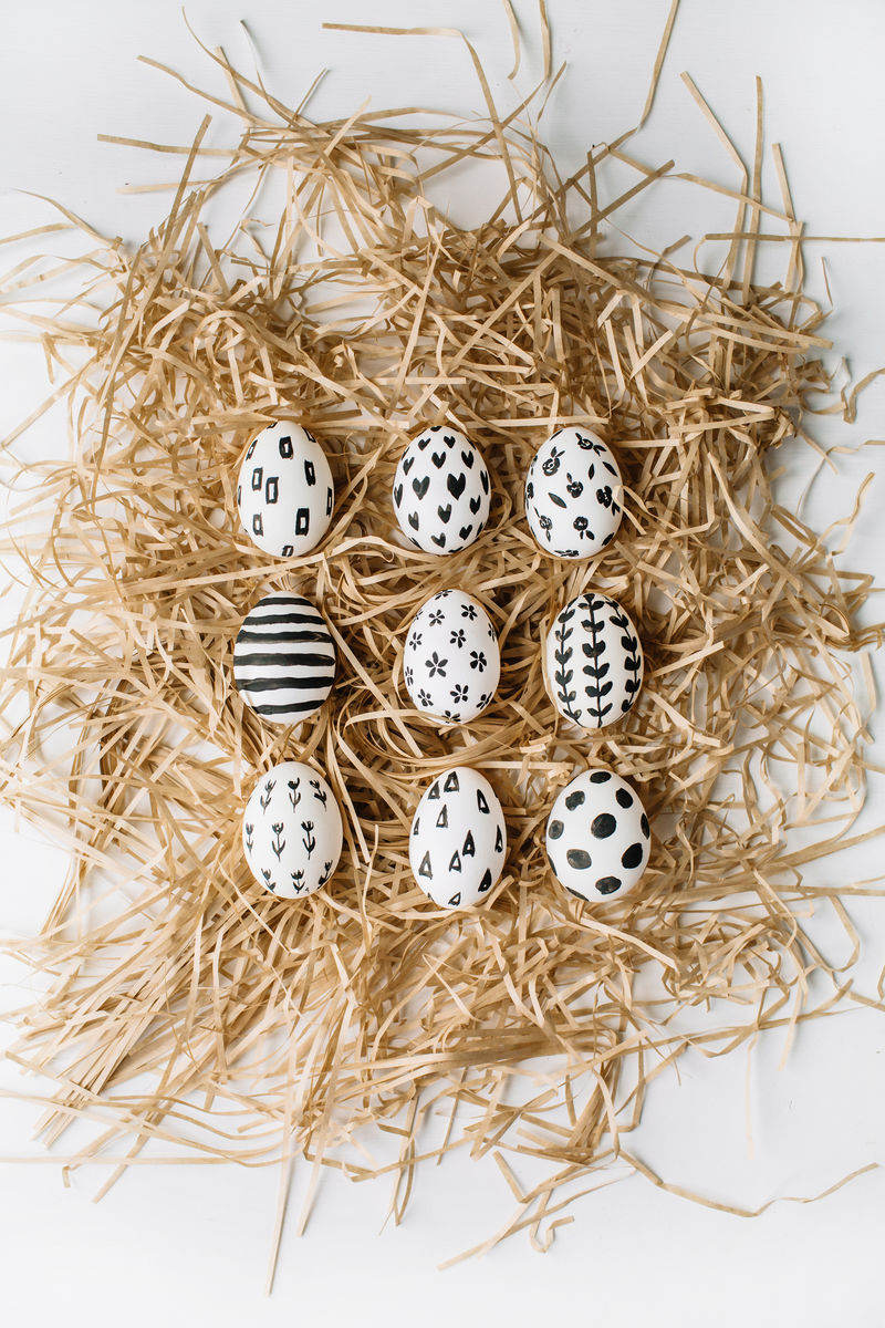 巢上复活节彩蛋