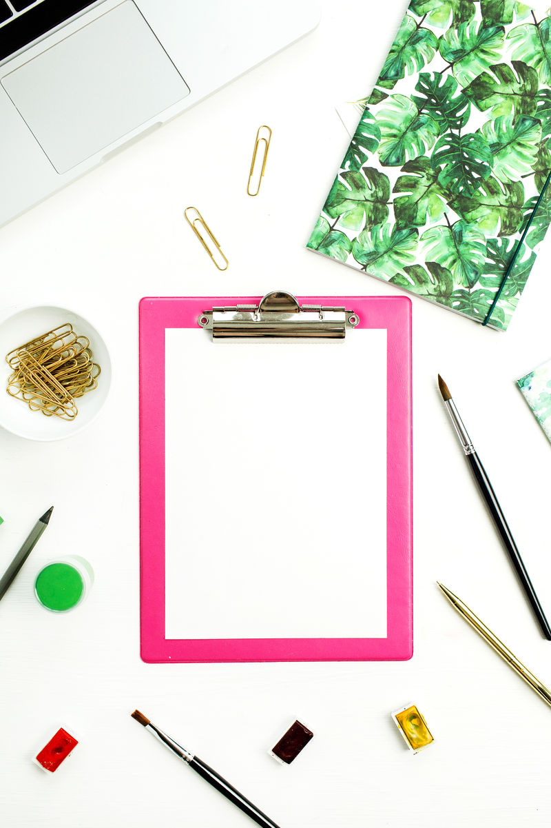 艺术家庭办公桌工作区