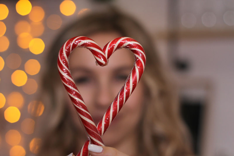 女款红白花连衣裙