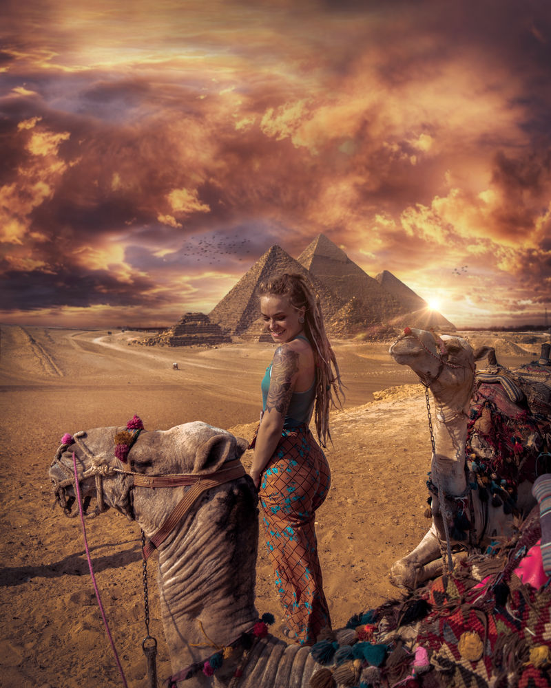 黑色和灰色伪装裤