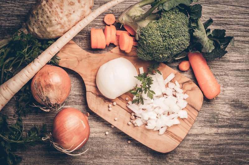 砧板上的基本蔬菜