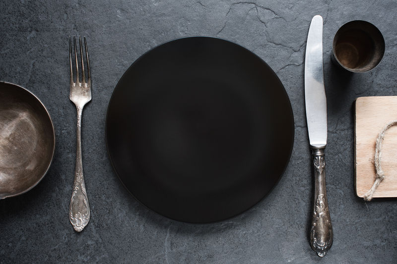 深色餐具