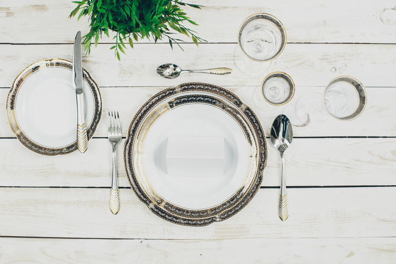 从上方设置表格