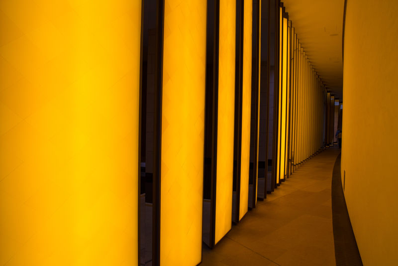 黄灯城市隧道