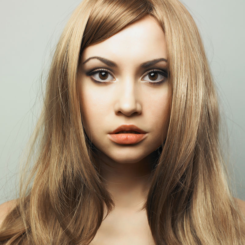 秀发美丽的女人