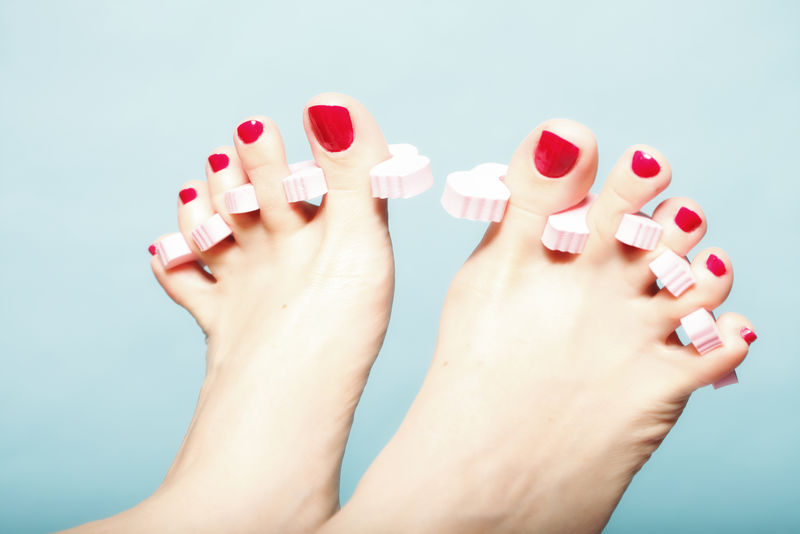 脚趾甲涂蓝色红指甲