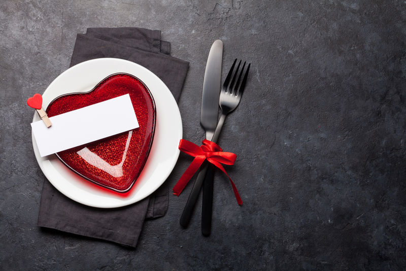 情人节或浪漫的餐桌布置