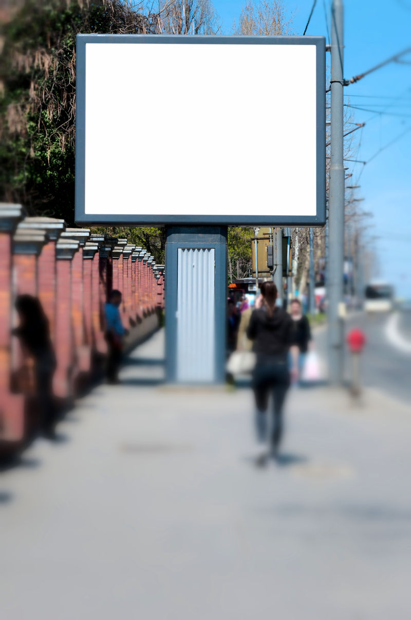 路邊上的空白廣告牌圖片-路邊的空白廣告牌素材-高清圖片-攝影照片-尋