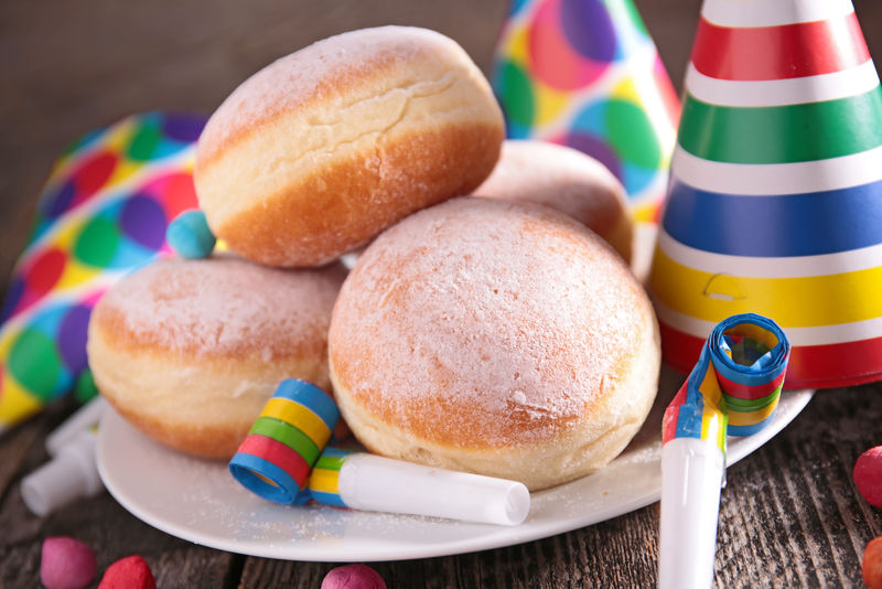 甜甜圈和嘉年华装饰