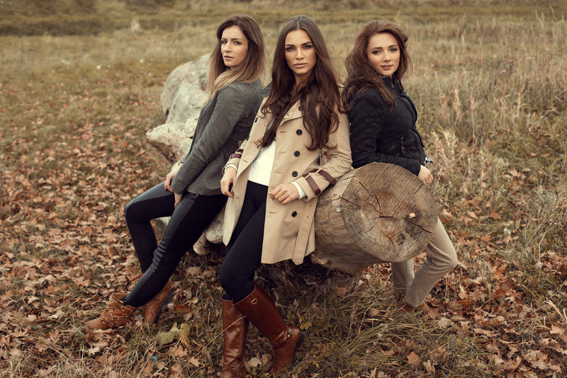 秋色中的时尚女性