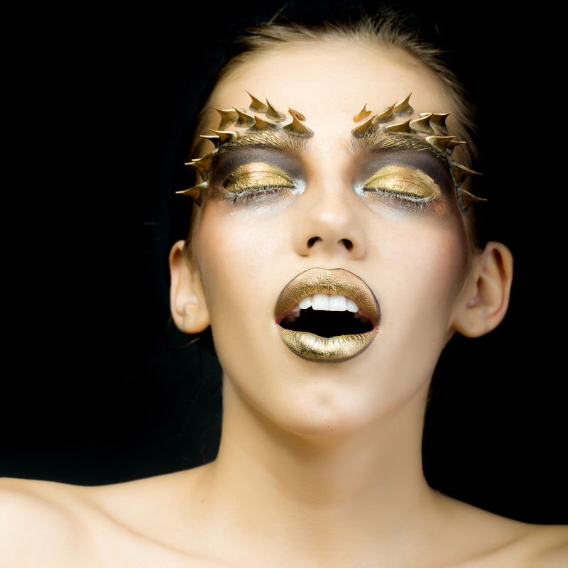 性感的黄金女人