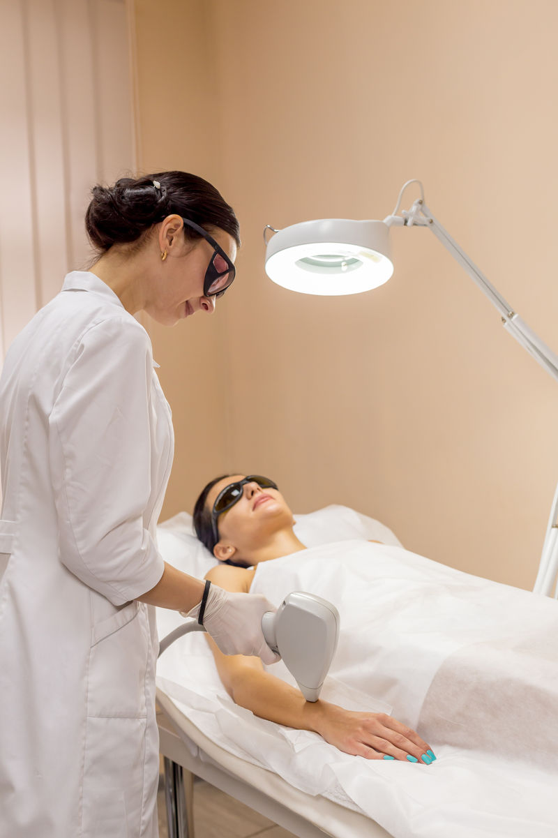 spa中的激光脱毛与护肤治疗