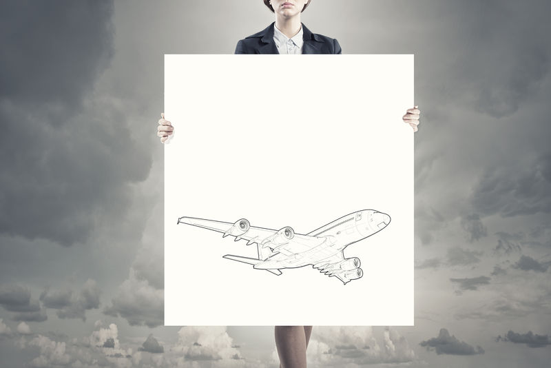 拿着横幅的女人