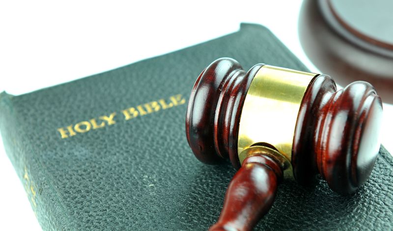 用木槌反对的观