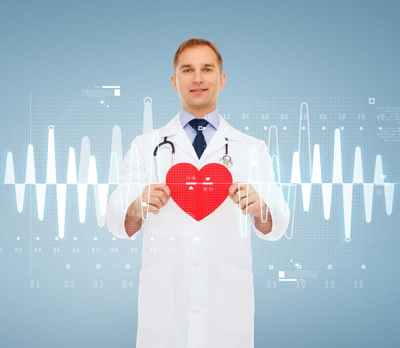 微笑红心听诊男医生