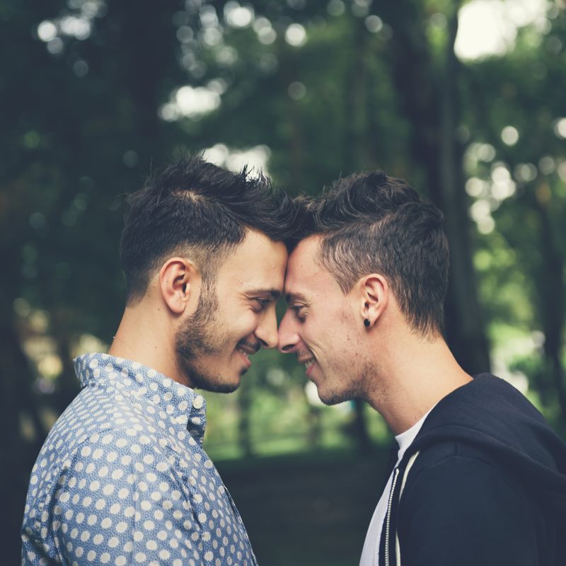 甜蜜的同性恋情侣