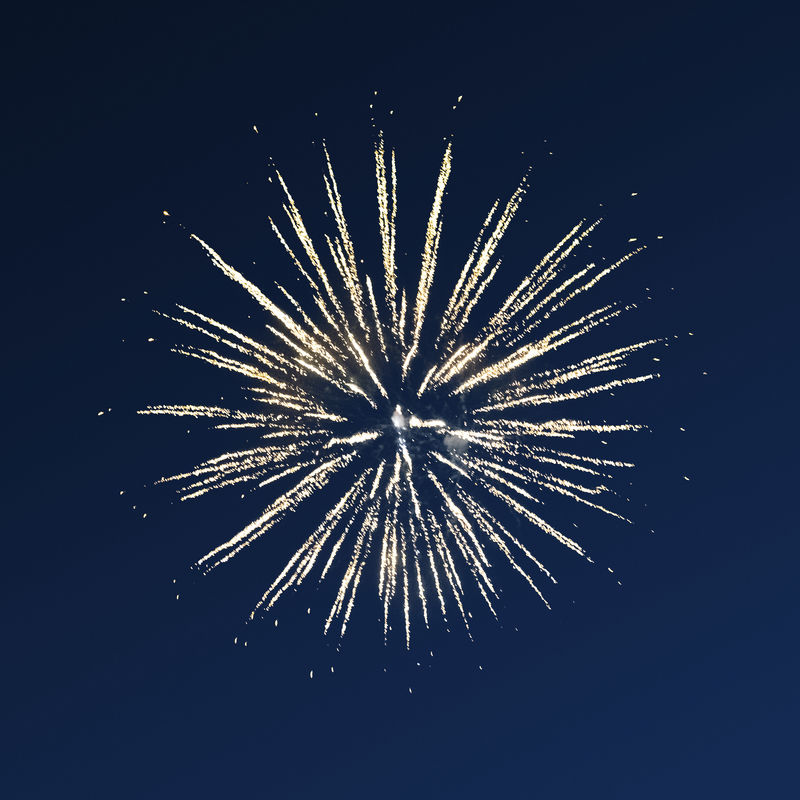 除夕夜烟花照亮了天空