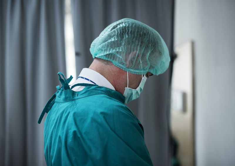 在医院工作的医生