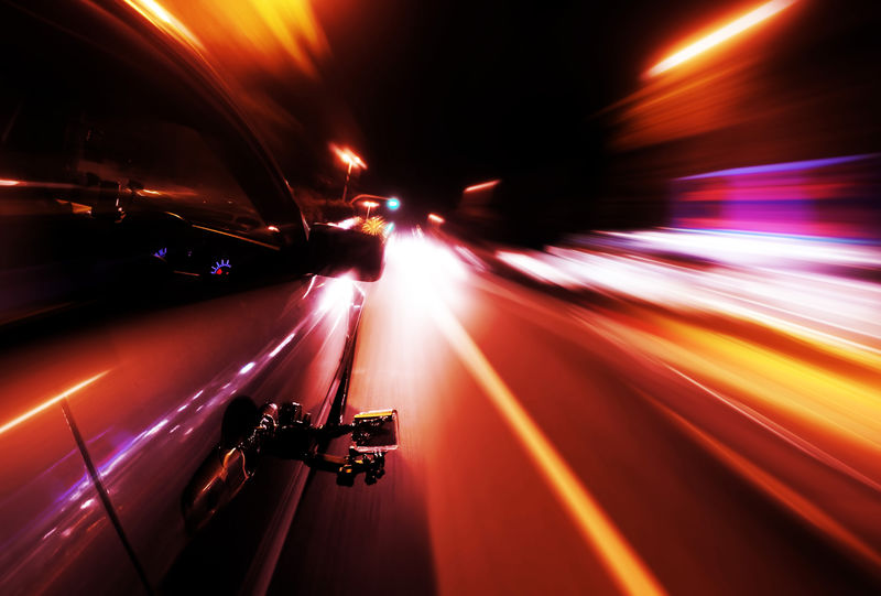 夜间快速行驶侧