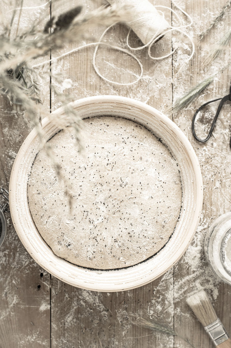 篮子里的自制面包面团