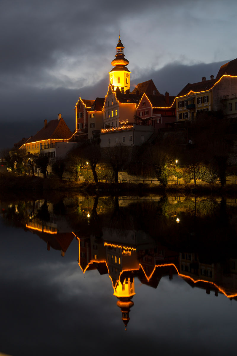 奥地利施蒂利亚的冷冻牛奶