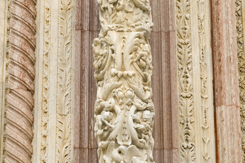 圣玛利亚阿松塔大教堂正面详图