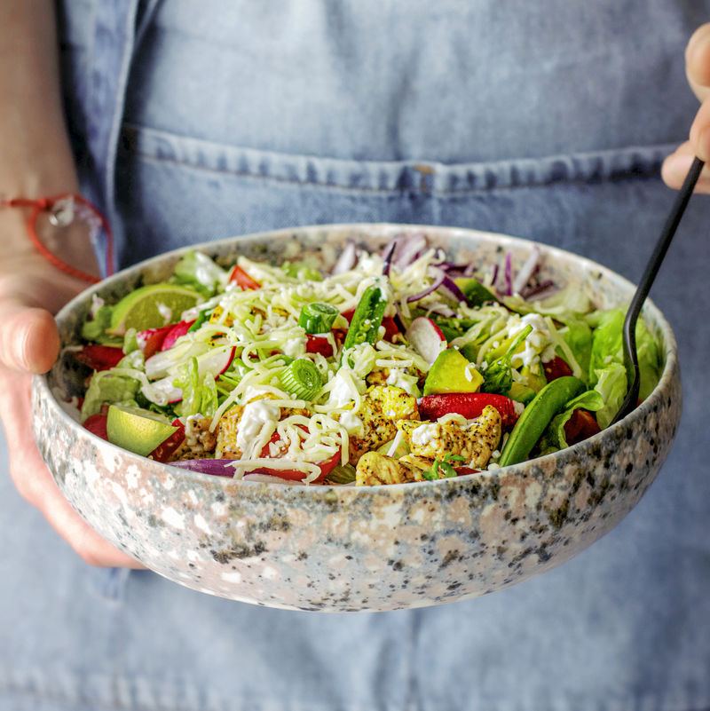 小番茄蓝莓等绿色蔬菜沙拉的配料