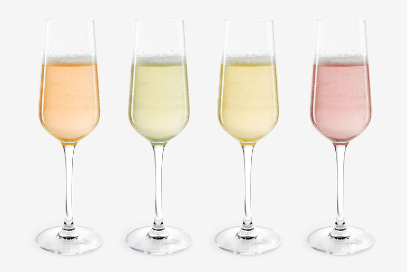 白色背景的混合香槟酒杯模型