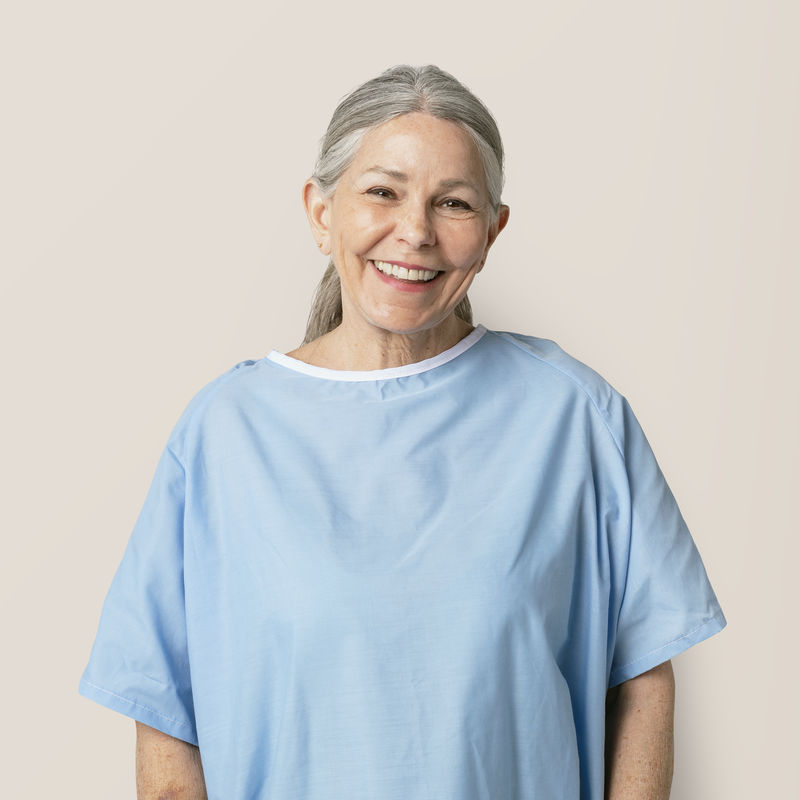 从冠状病毒治愈的快乐病人