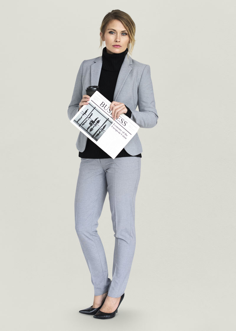 高加索商业女性报纸概念