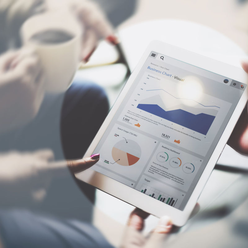 从事市场营销计划的企业商人