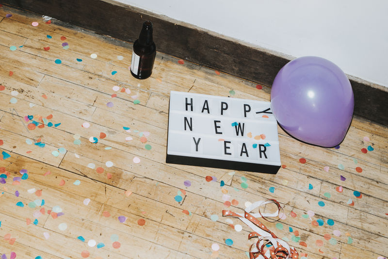 在聚会上祝你新年快乐