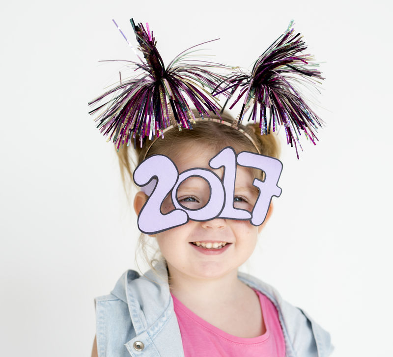 演播室人物儿童模特射击比赛