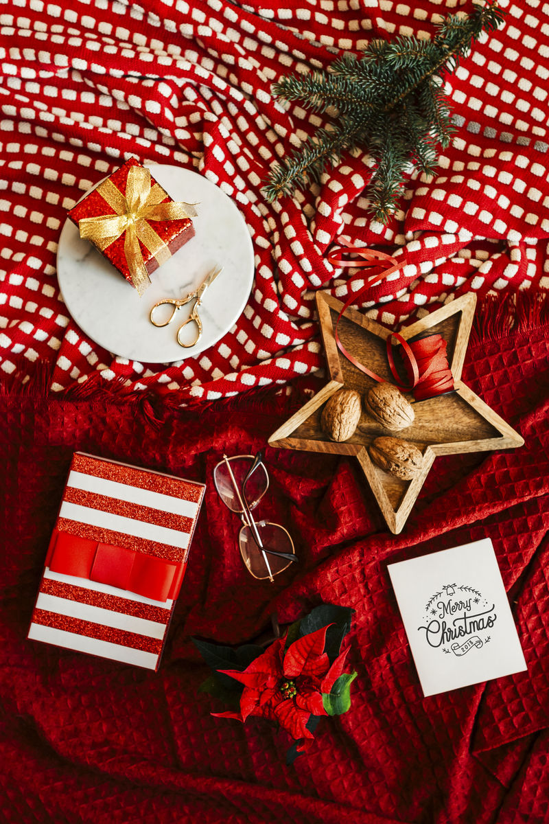 圣诞主题松枝礼盒
