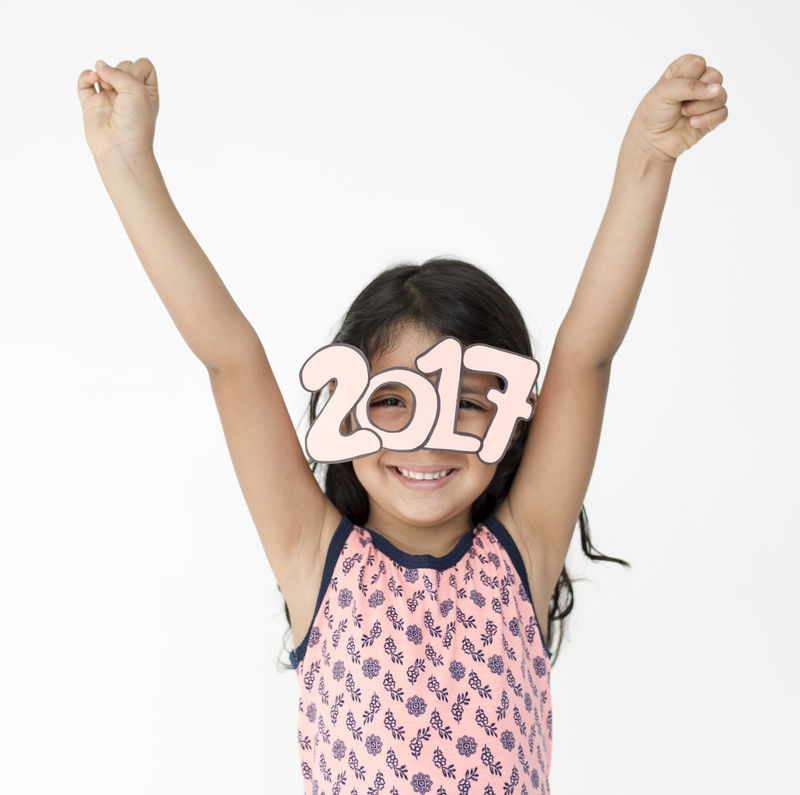 演播室人物儿童模特射击比赛